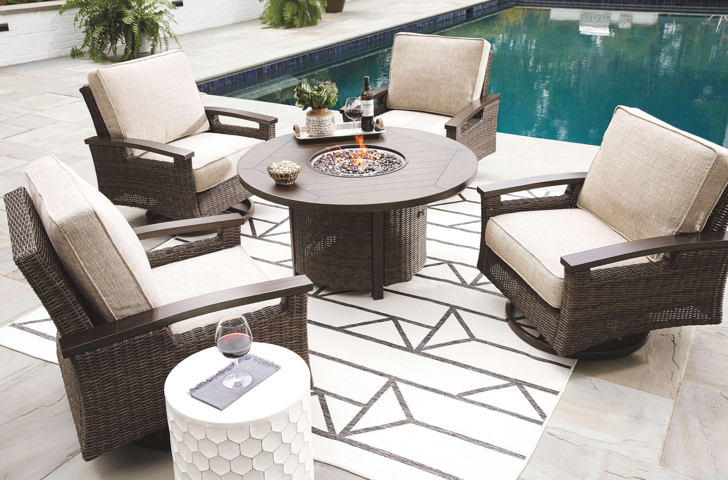 Outdoor Furniture > Outdoor Seating